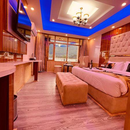 Hill River Resort - Central Heated & Air Cooled - Near Mall Road , Best Property Of Manali 2024- 2025 المظهر الخارجي الصورة