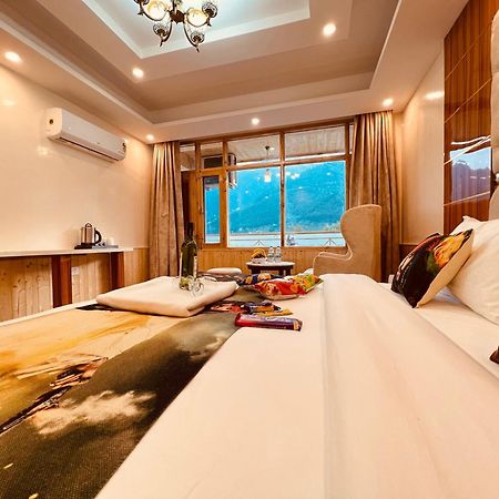 Hill River Resort - Central Heated & Air Cooled - Near Mall Road , Best Property Of Manali 2024- 2025 المظهر الخارجي الصورة