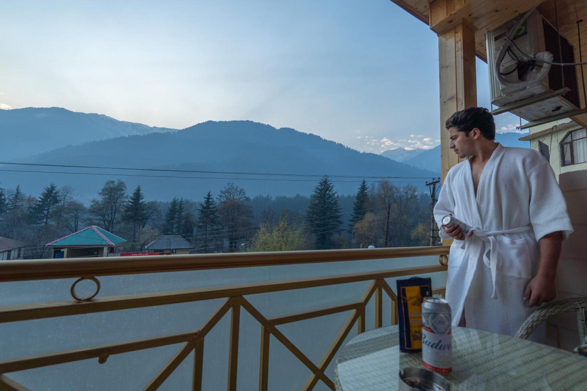 Hill River Resort - Central Heated & Air Cooled - Near Mall Road , Best Property Of Manali 2024- 2025 المظهر الخارجي الصورة