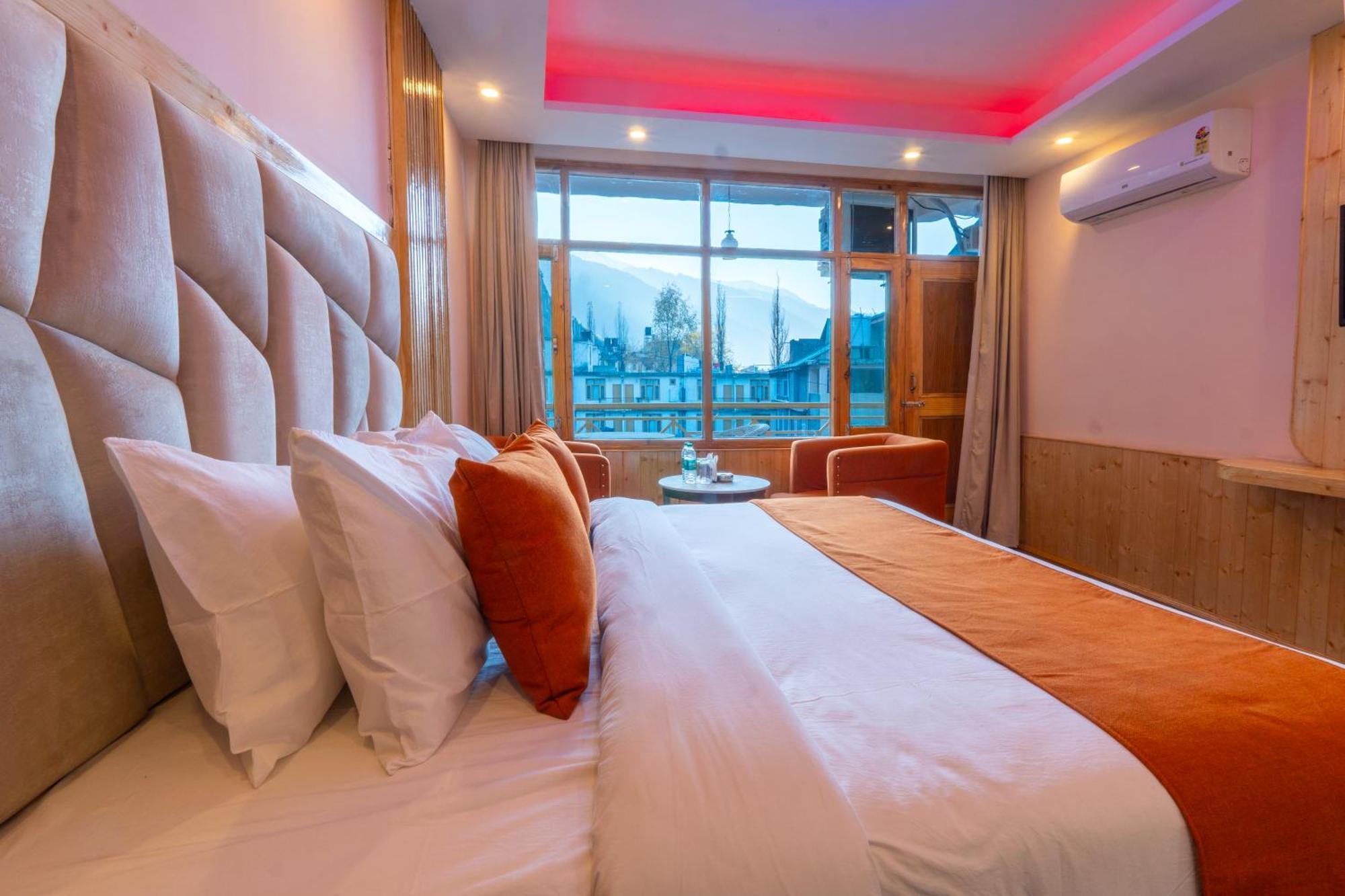 Hill River Resort - Central Heated & Air Cooled - Near Mall Road , Best Property Of Manali 2024- 2025 المظهر الخارجي الصورة