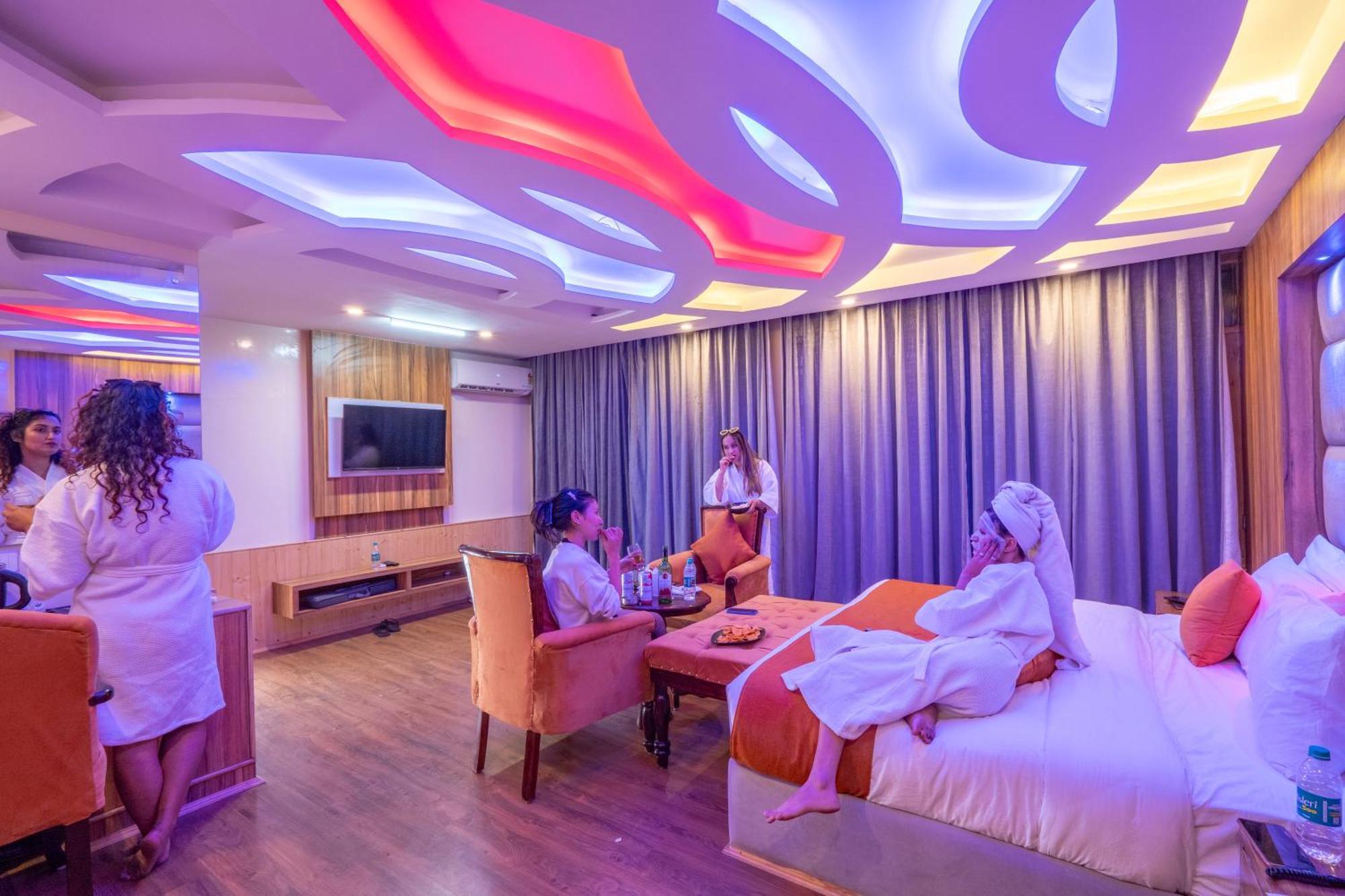 Hill River Resort - Central Heated & Air Cooled - Near Mall Road , Best Property Of Manali 2024- 2025 المظهر الخارجي الصورة