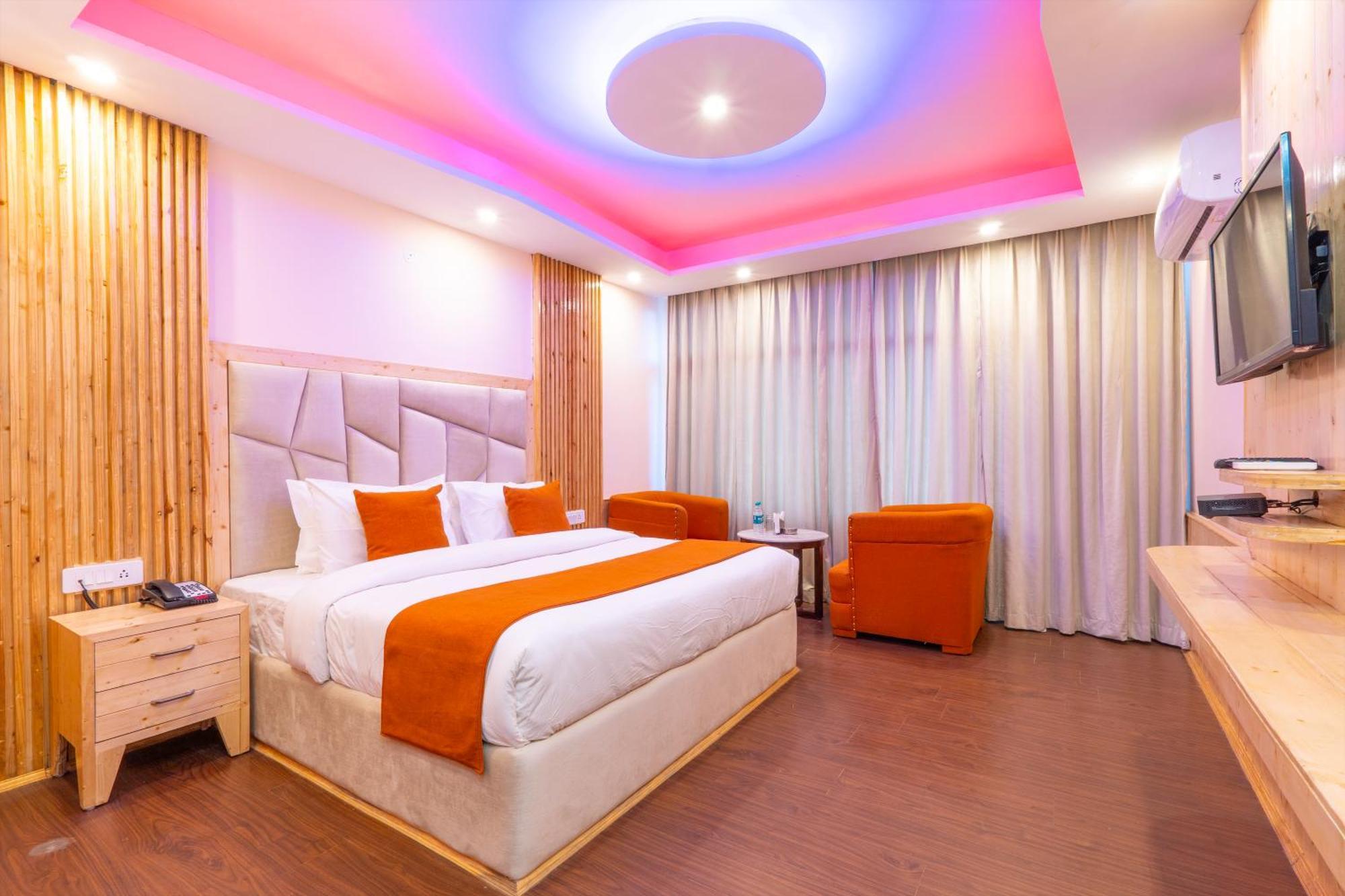 Hill River Resort - Central Heated & Air Cooled - Near Mall Road , Best Property Of Manali 2024- 2025 المظهر الخارجي الصورة